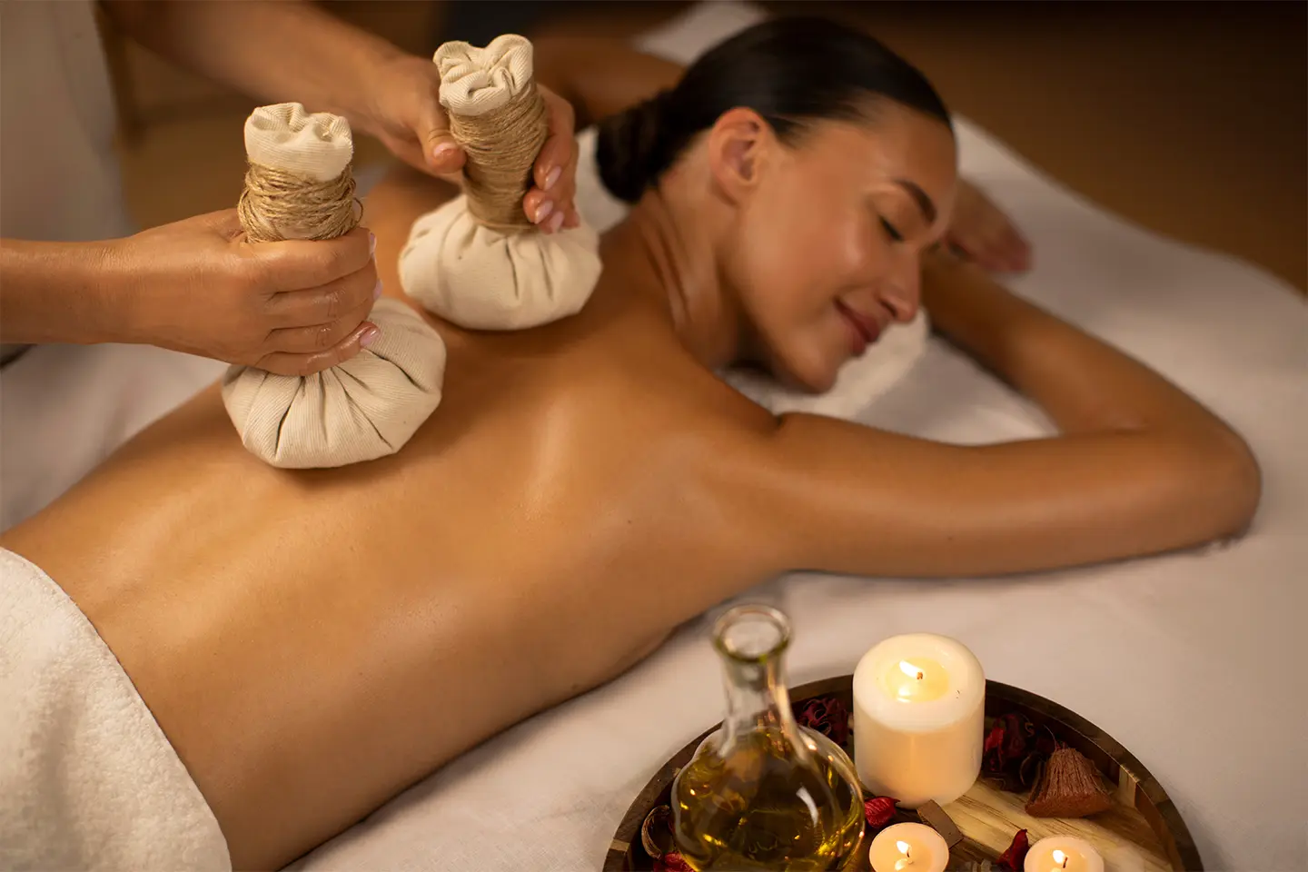 Signature Collection – Aromatic Thai Fusion with Herbal Hot Compress